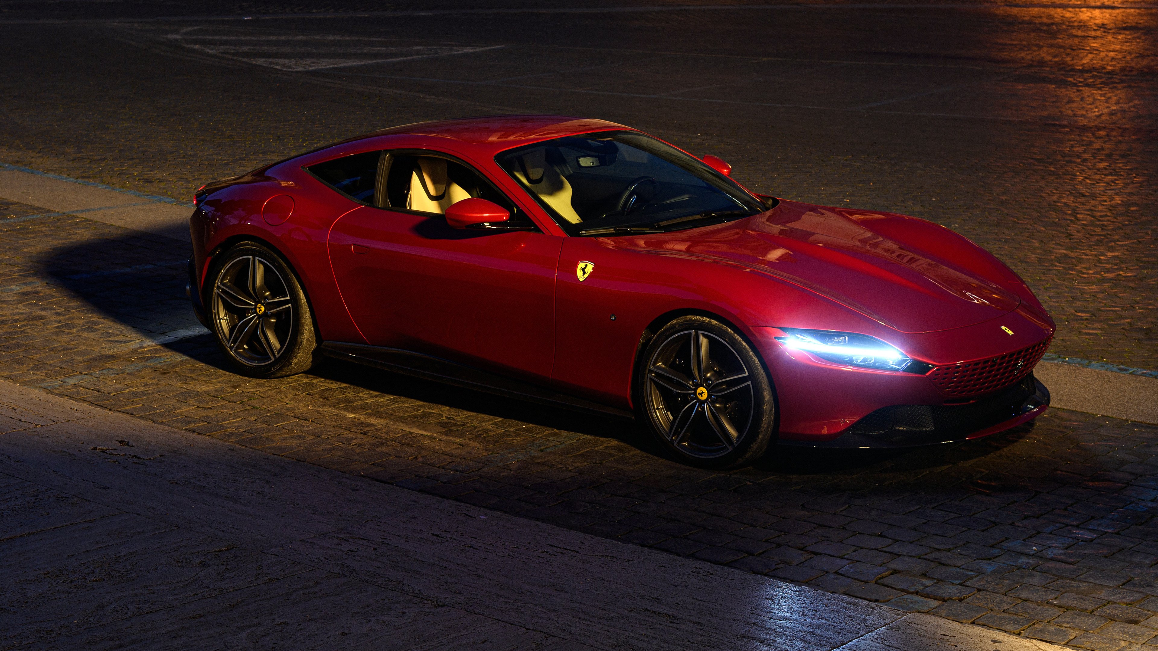 以足球为主题的旅游路线火爆,吸引大量游客,足球与旅游的结合